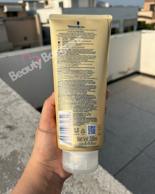 VASELINE GLUTA-HYA FLAWLESS GLOW SERUM BURST UV LOTION 300 ML
