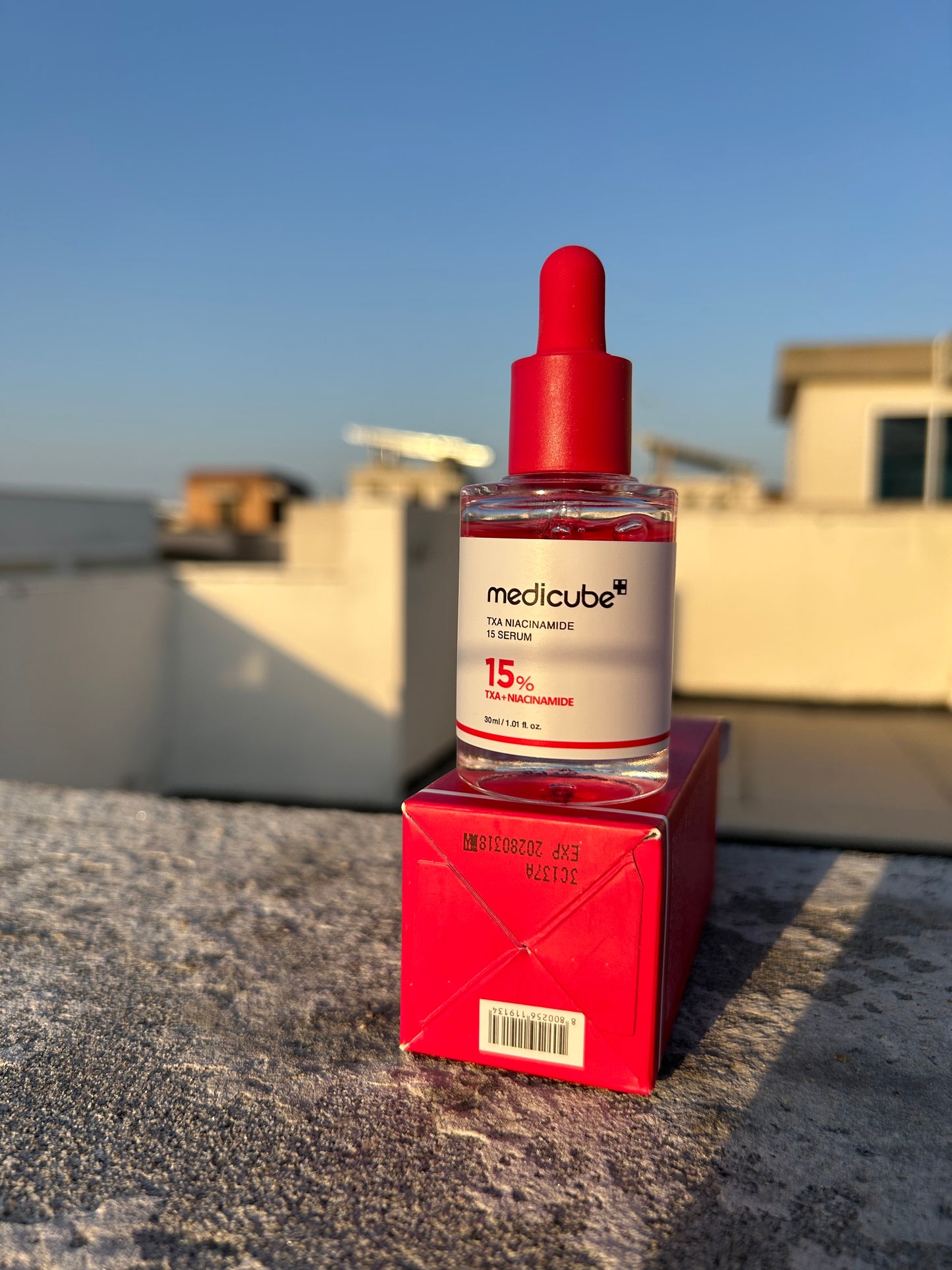 MEDICUBE 15% TXA + NIACINAMIDE SERUM 30 ML.